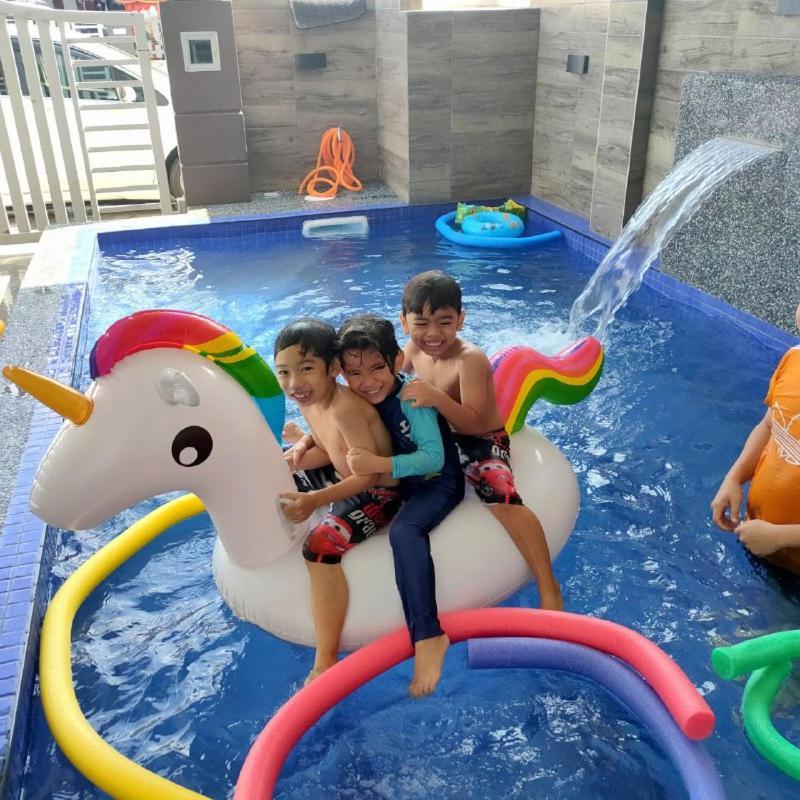 D'Q Putra Homestay Melaka Εξωτερικό φωτογραφία