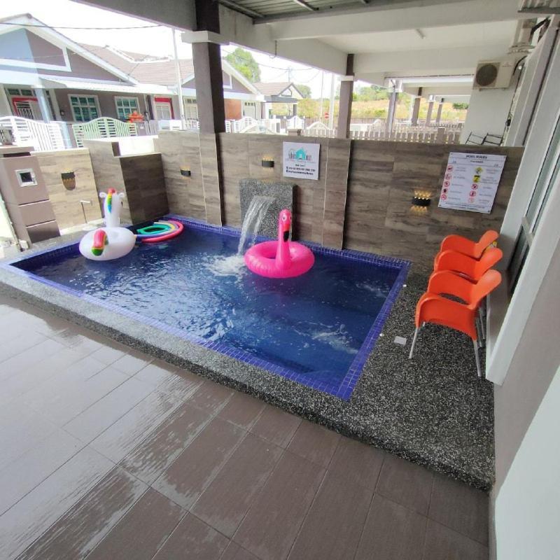 D'Q Putra Homestay Melaka Εξωτερικό φωτογραφία