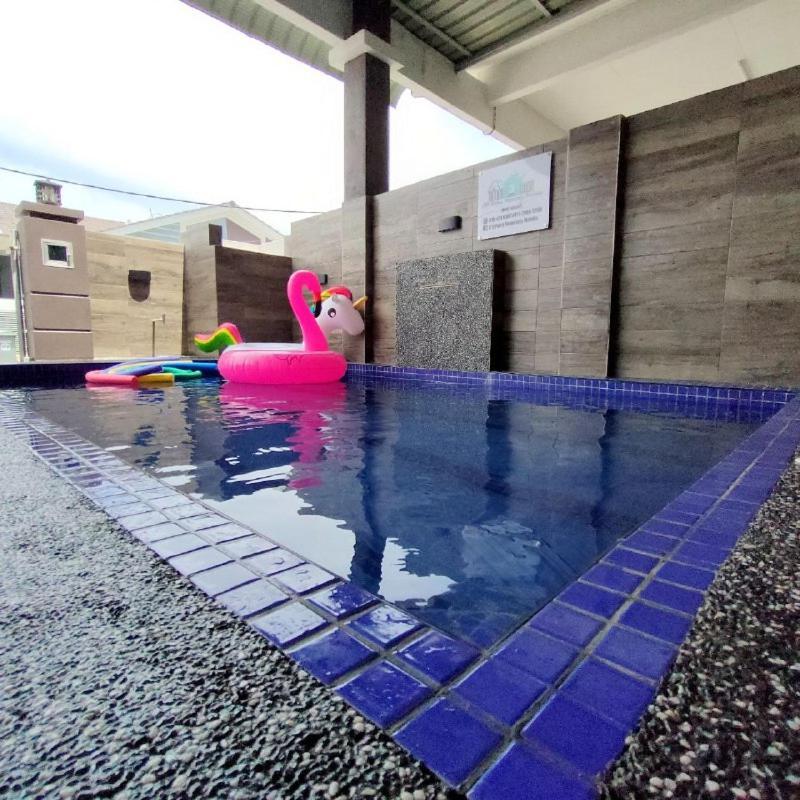 D'Q Putra Homestay Melaka Εξωτερικό φωτογραφία